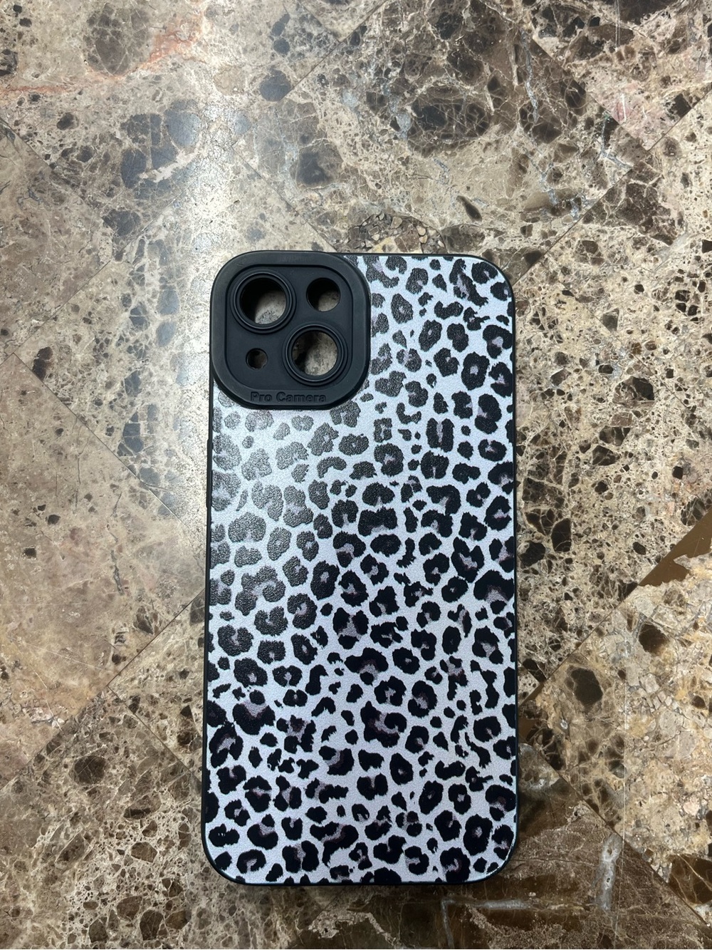 3 iPhone 13 cases